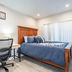 Wilton Tropical Oasis With Heated Pool And Hot Tub