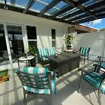 Luxury Villa With California King