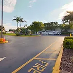 Rodeway Inn & Suites Fort Lauderdale Airport & Cruise Port