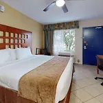 Rodeway Inn & Suites Fort Lauderdale Airport & Cruise Port