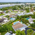 Spacious 5 Bedrooms With Large Pool, 12 Minutes To The Ocean