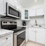 Heart Of Wilton 2 Recently Remodeled