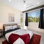 Luxury Home W 2 Pools Near Beach