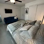 Cozy & Confy Apt W/Full Kitchen For 4Ppl