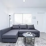 Bayshore Breeze Free Parking 9