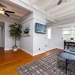 Ocean Breeze Free Parking Apt 3
