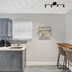 Rustic Retreats Beachy 1Br For 4 Guests In The Heart Of Fort Lauderdale