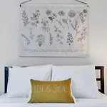 Rustic Retreats Beachy 1Br For 4 Guests In The Heart Of Fort Lauderdale