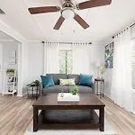 The Flats At Riverside Park 4