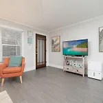 The Flats At Riverside Park 1