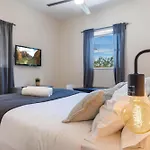 Peaceful Urban Escape Close To Las Olas & Beach