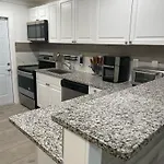Cozy New Renovated Apartment