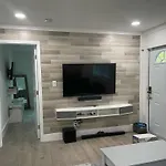 Cozy New Renovated Apartment