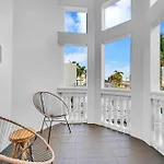 Villa On Intracoastal Beach In Proximity Waterfront Views Access Fogg Key Vlllas