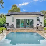 Private Tropical Oasis - Heated Pool For 1 To 6