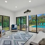 Private Tropical Oasis - Heated Pool For 1 To 6
