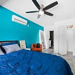 3Br Villa! Amazing Pool, Bbq, Billiards, Near Beach!!