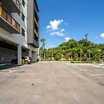 Luxe Apartment In Prime Location