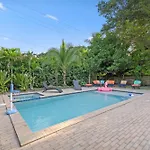 Spacious 4Br, 5 Min Chase Stadium, Pool & Jacuzzi