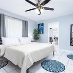 Cozy Getaway With Pool And Putting Green Unit 2