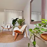 Private Paradise With Lap Pool Close To The City Center