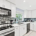 Beach, Pool & Las Olas Getaway