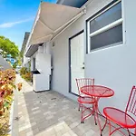 Studio In Las Olas Near Fl Beach