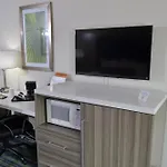 Ramada By Wyndham Fort Lauderdale Airport/Cruise Port
