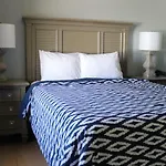 Ocean Mile Hotel