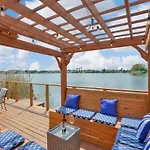 5 Star Pergola & Dine On Sun-Splashed Luxury Deck