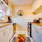 Hainsley Apartments At 1115