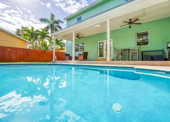 Las Olas Villa With Heated Salt Water Pool