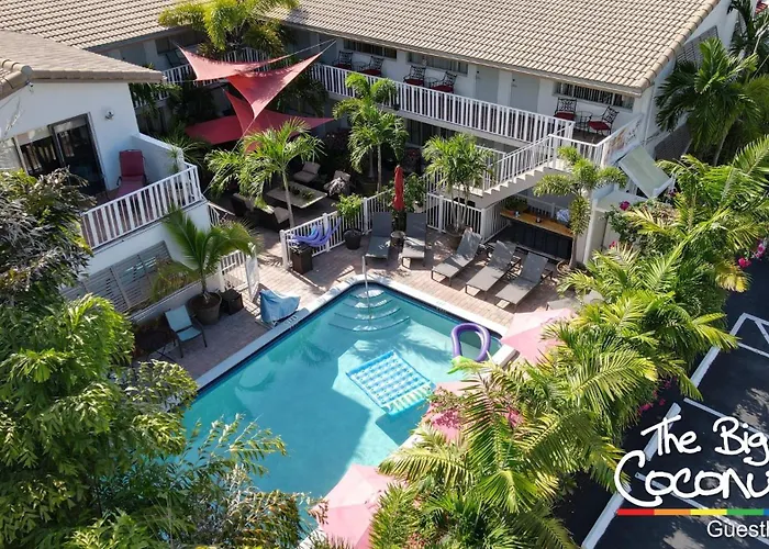 The Big Coconut Guesthouse - Gay Men\'S Resort