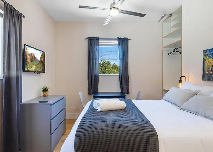 Peaceful Urban Escape Close To Las Olas & Beach