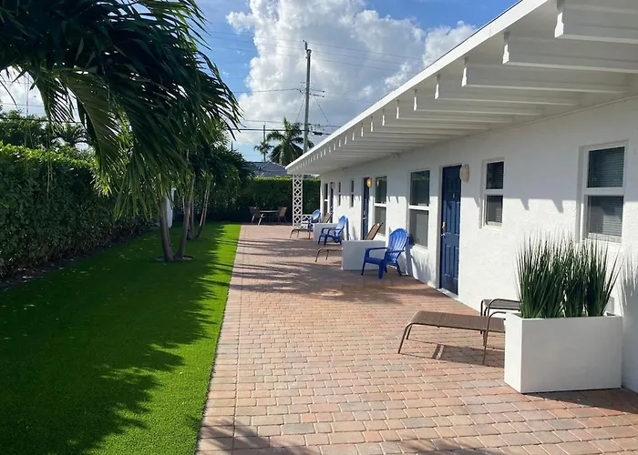 2 Min Walk To The Beach- Renovated King Studio #2