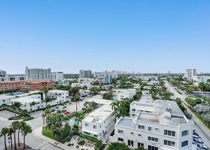 Chic Beachfront Bliss - Your Perfect 1 Bedroom Retreat!