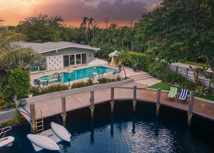 Waterfront Villa With In-Law Suite And Stunning Pool