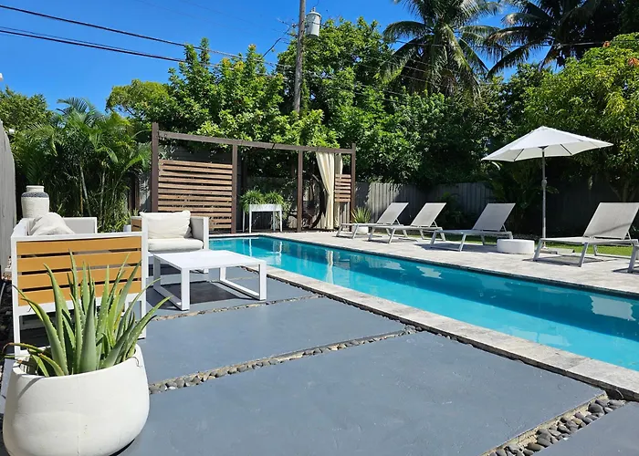 Private Paradise With Lap Pool Close To The City Center