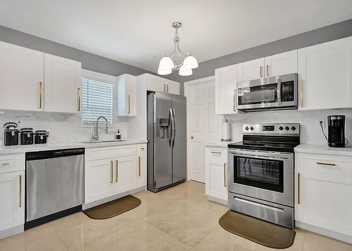 Luxury 3Bd/2Ba Near Beach & Las Olas