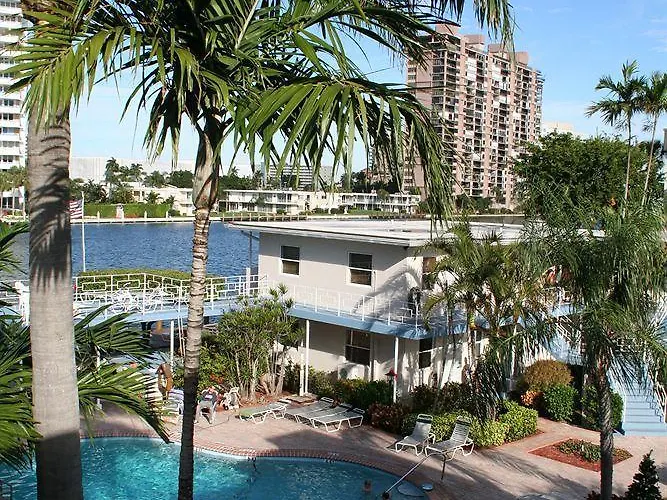 Holiday Isle Yacht Club