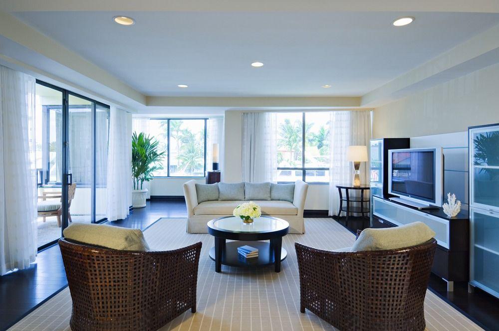 Pier Sixty-six Hotel