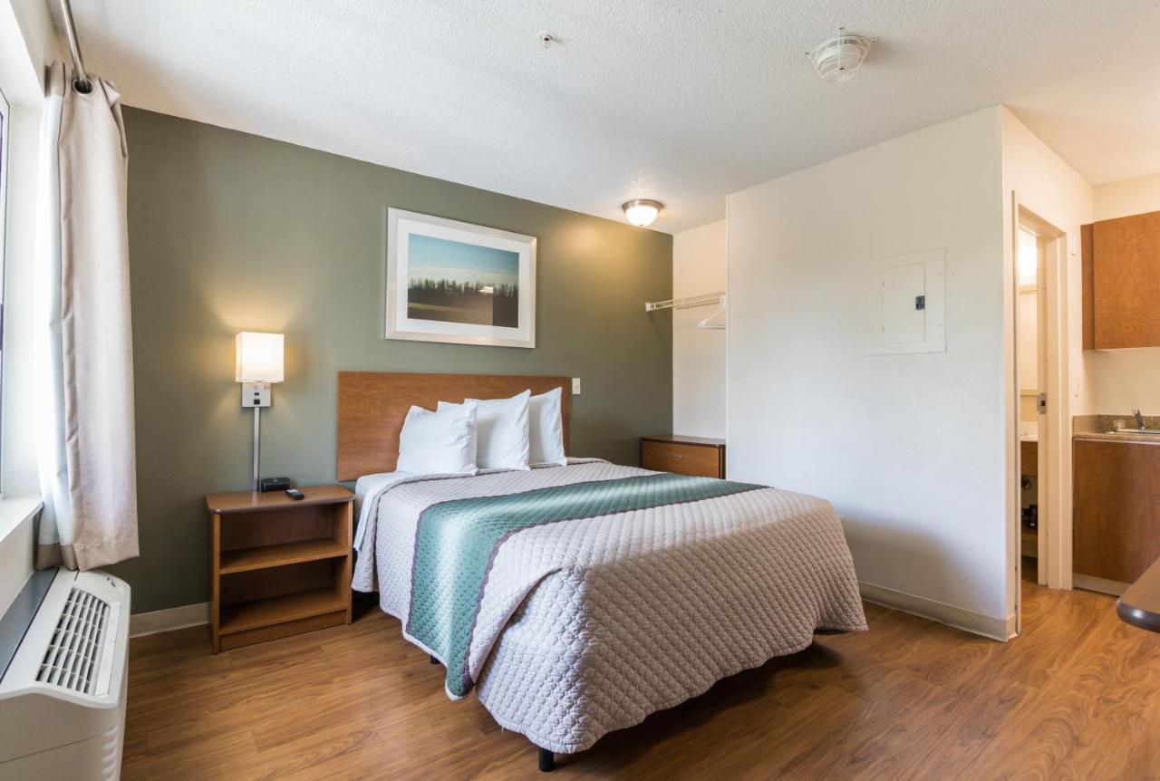 Hometowne By Red Roof Lauderdale Motel 2*
