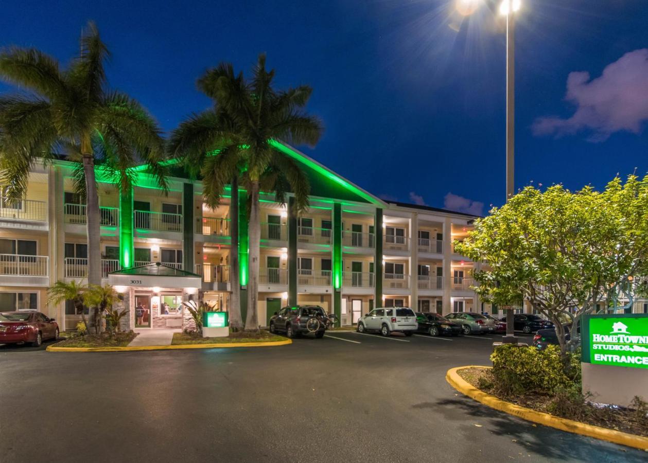 Hometowne By Red Roof Lauderdale Motel 2*