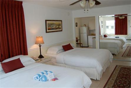 Worthington All Male Hotel 3*