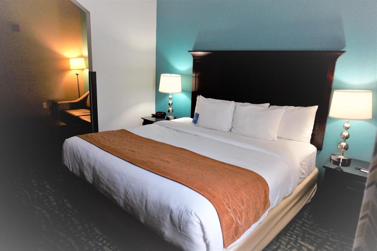 Comfort & Lauderdale West Turnpike 2*