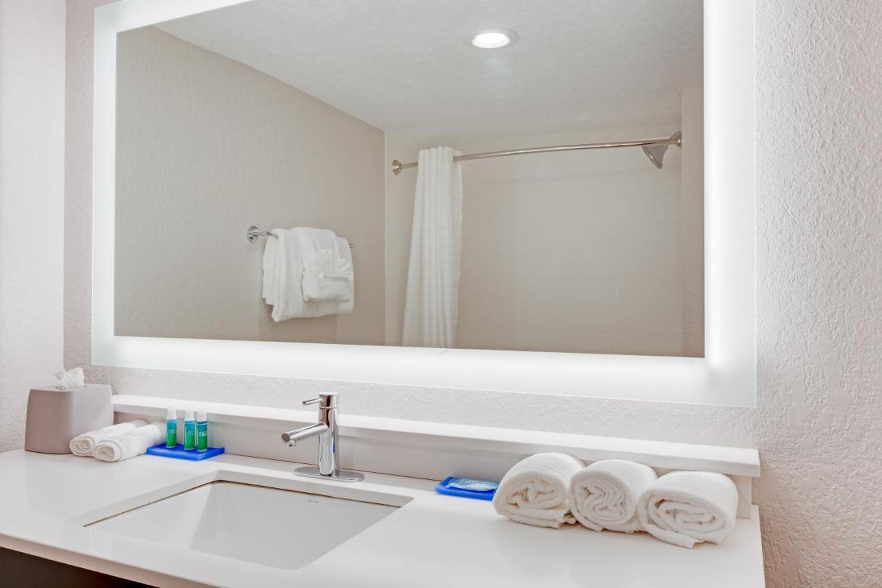 Express & Lauderdale Airport/cruise Port By Ihg Fort Lauderdale