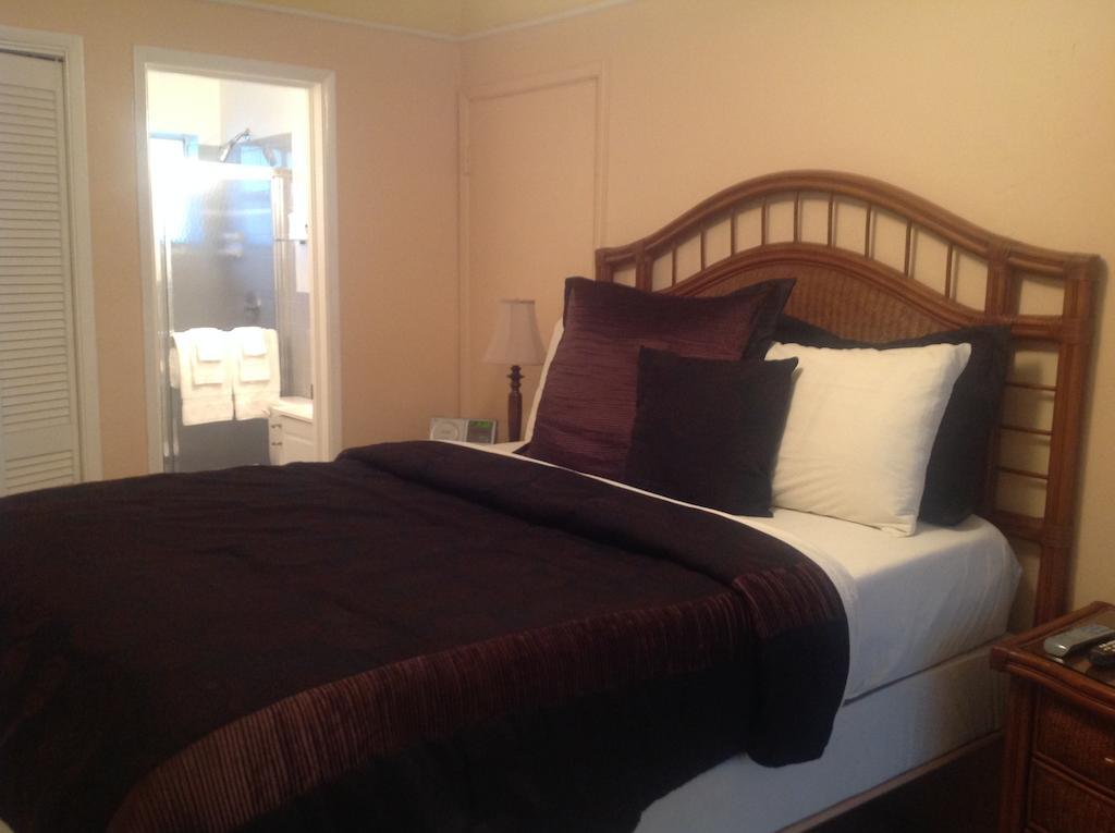 Coral Reef Guest house 3*
