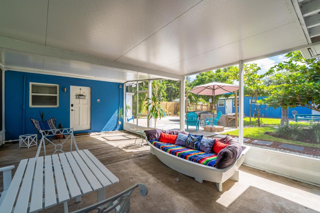 The Blue House Lauderdale Airport/cruise Guest house 4*
