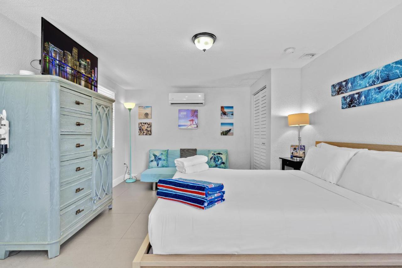 The Blue House Lauderdale Airport/cruise Guest house 4*