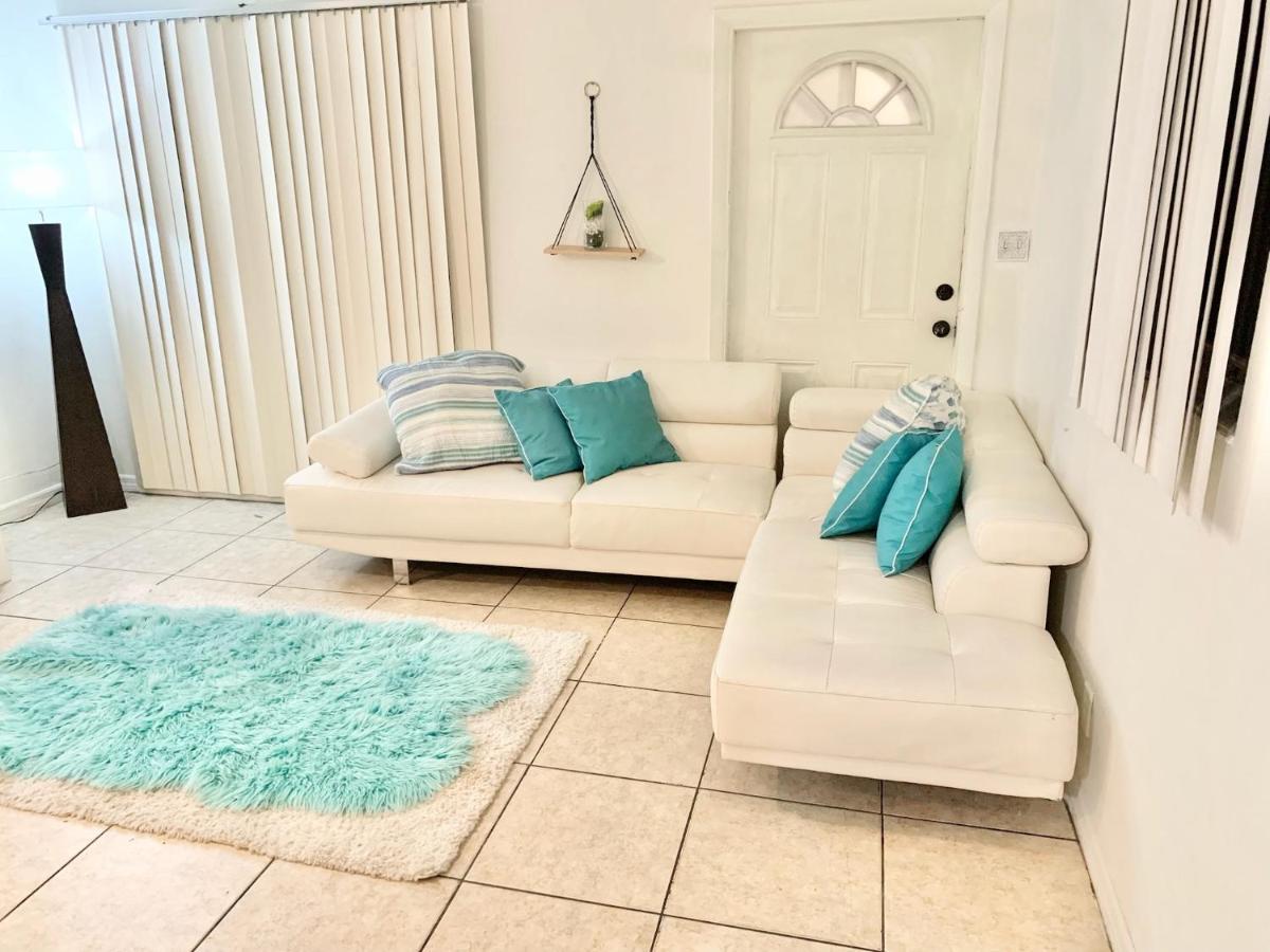 Airport Bunk House Free - Wifi - Parking - Coffee- Long Term Welcome Hostel *